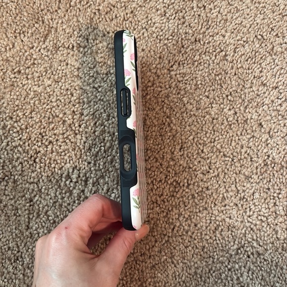 Casely iPhone 16 Case - Picture 3 of 6